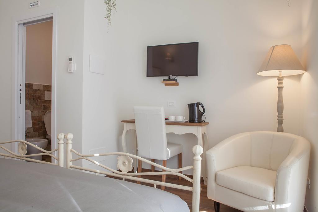 Donna Margherita Rome Suite & Rooms Exterior photo