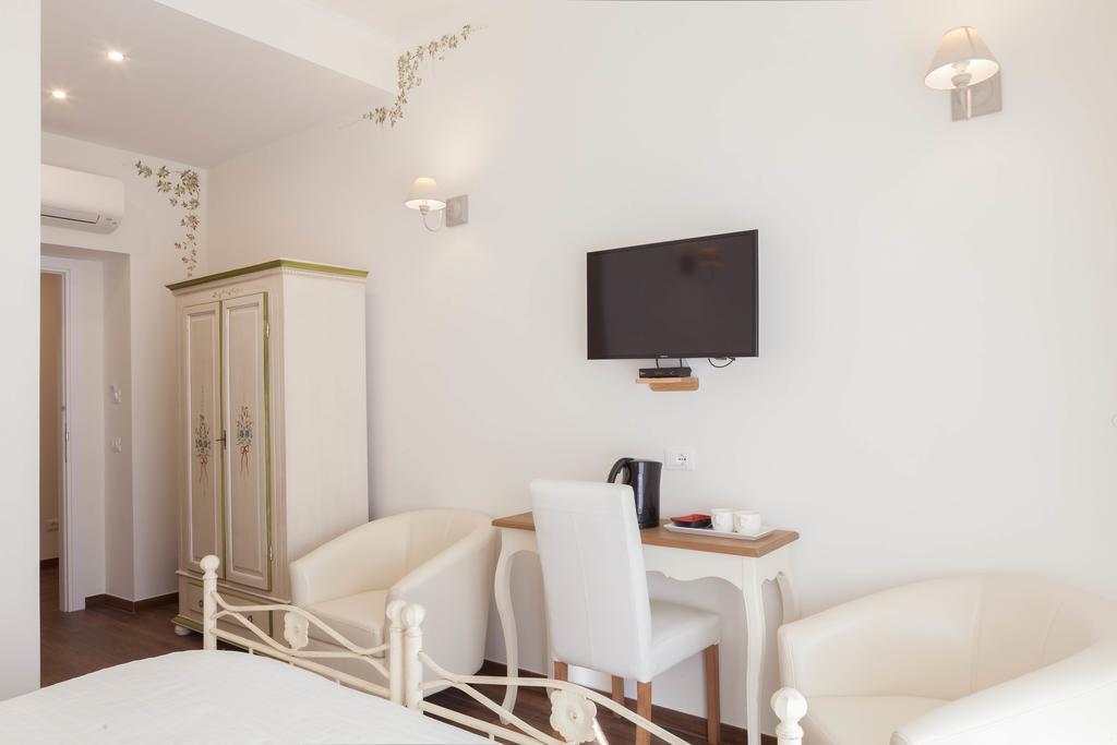 Donna Margherita Rome Suite & Rooms Exterior photo
